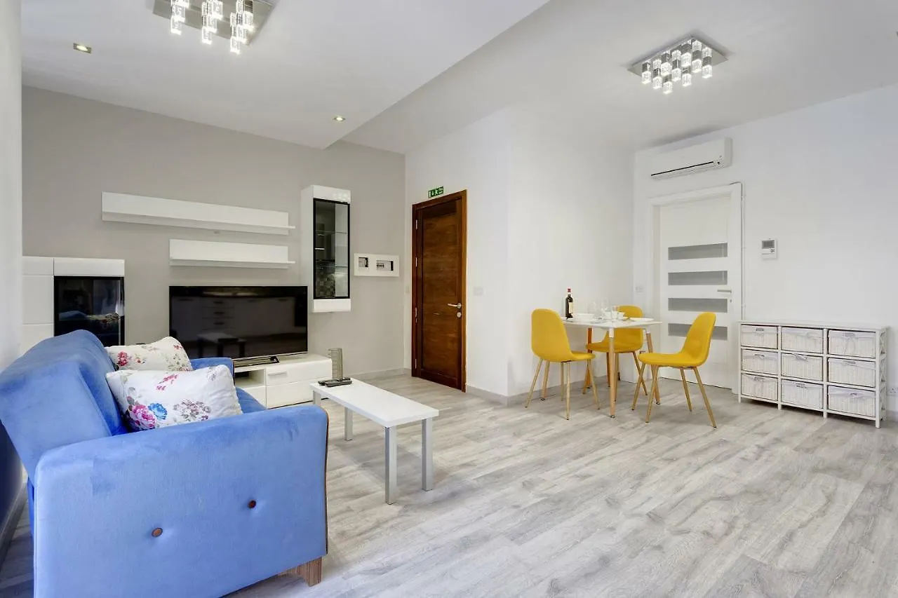 Apartment Splendid Apartment, Steps Away From The Sea Sliema