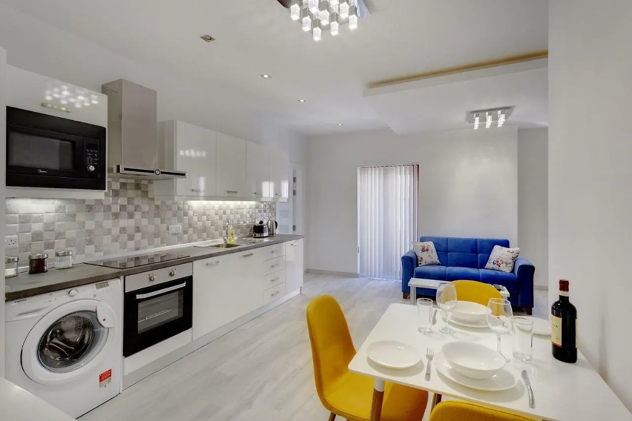 Apartment Splendid Apartment, Steps Away From The Sea Sliema