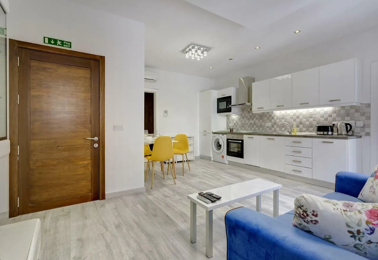 Splendid Apartment, Steps Away From The Sea Sliema