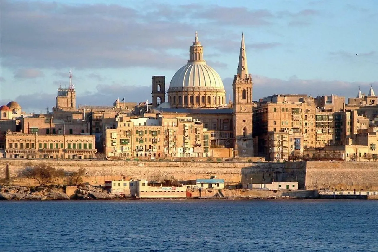 Splendid Apartment, Steps Away From The Sea Sliema Apartment