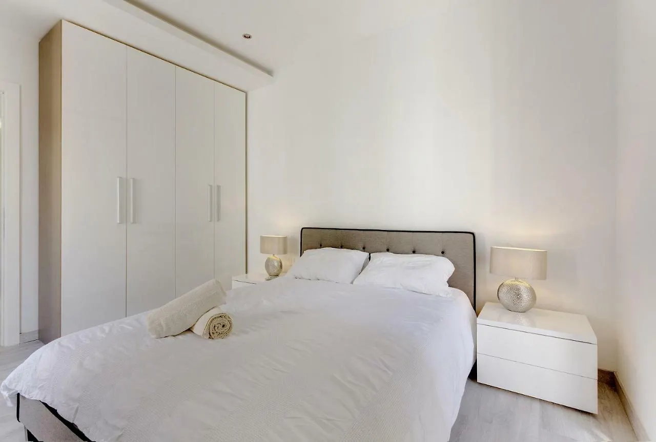 Splendid Apartment, Steps Away From The Sea Sliema Apartment